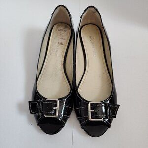 Ladies SZ 6-1/2M Anne Klein Black Patent Leather Pump